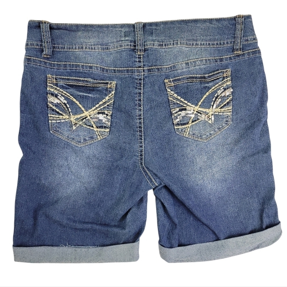 No Boundaries Womens Embroidered Rolled Cuff Bermuda Jean Shorts Size 17 - Picture 2 of 10